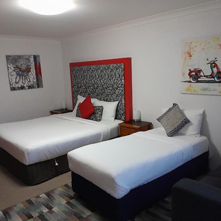 Avaleen Lodge Motor Inn Новра Екстер'єр фото