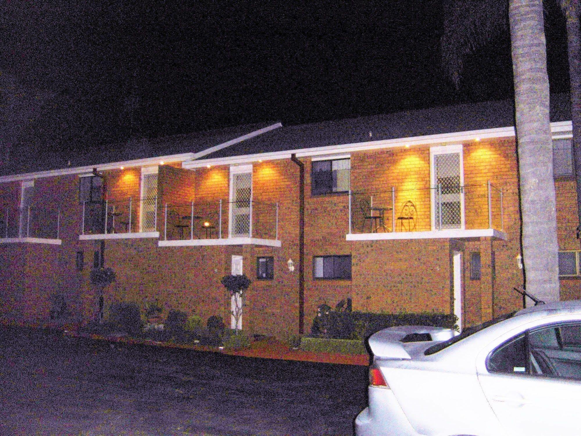 Avaleen Lodge Motor Inn Новра Екстер'єр фото
