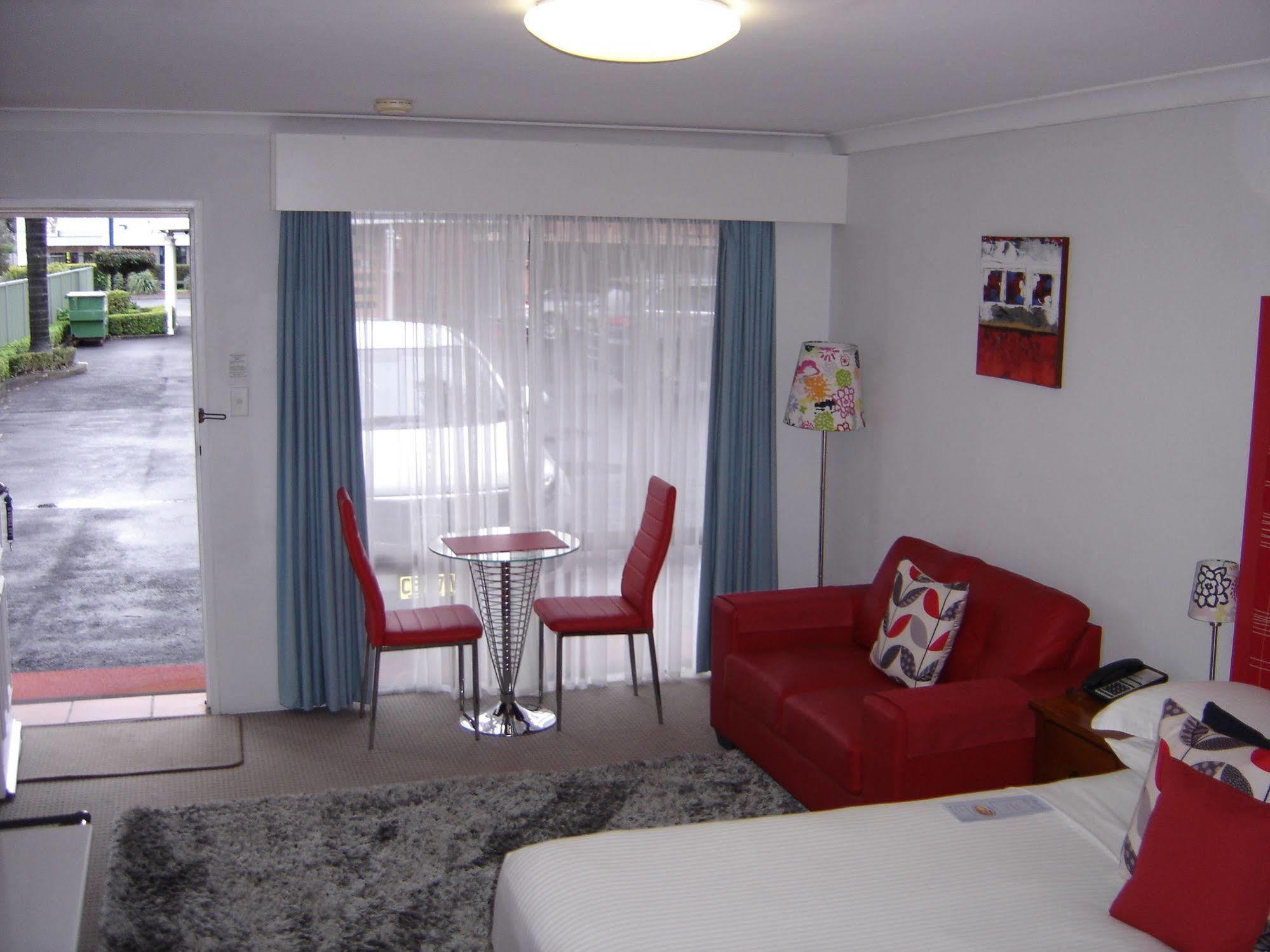 Avaleen Lodge Motor Inn Новра Екстер'єр фото