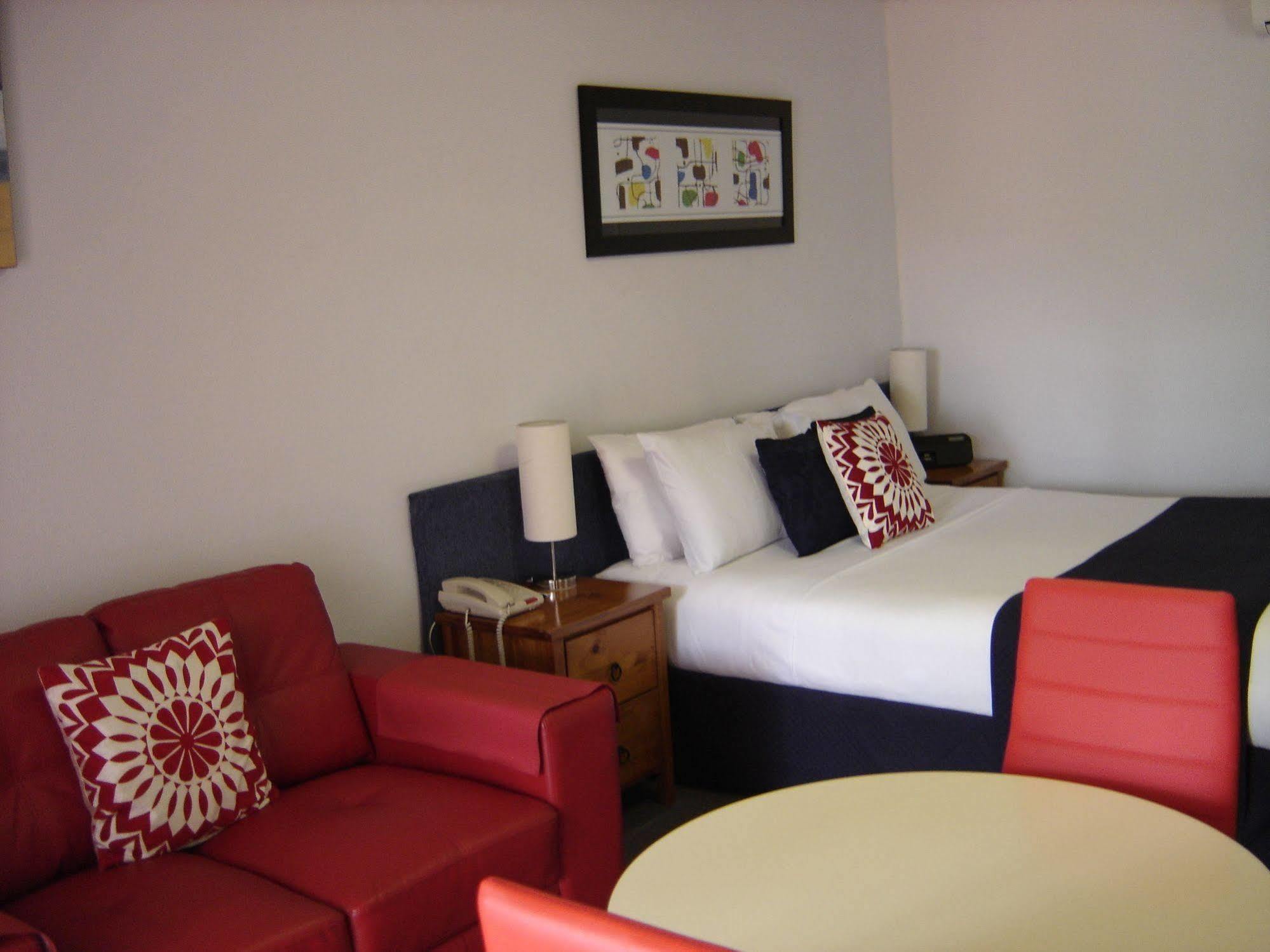 Avaleen Lodge Motor Inn Новра Екстер'єр фото